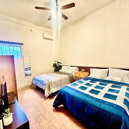 Departamento Centrico, 2 Habitaciones , 4 Camas Matrimoniales, 1 Bano Completo, 1 Estacionamiento